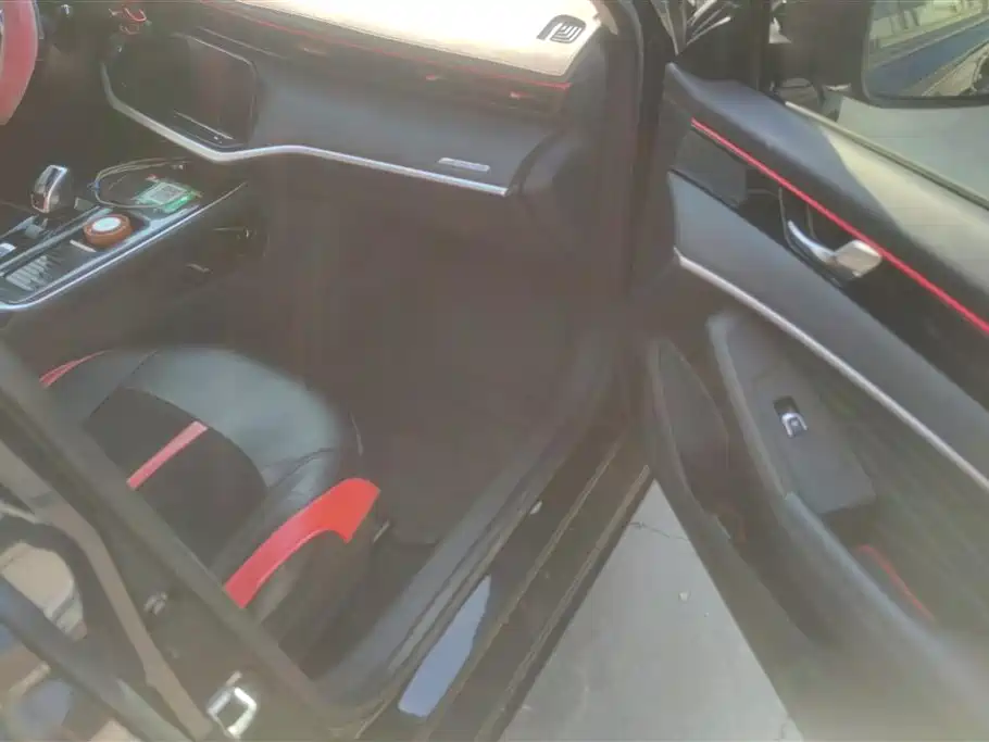 DONGFENG YI HYUN MAX