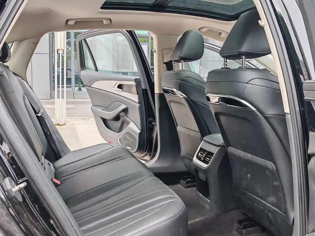Hongqi Hongqi H5 — миниатюра 11