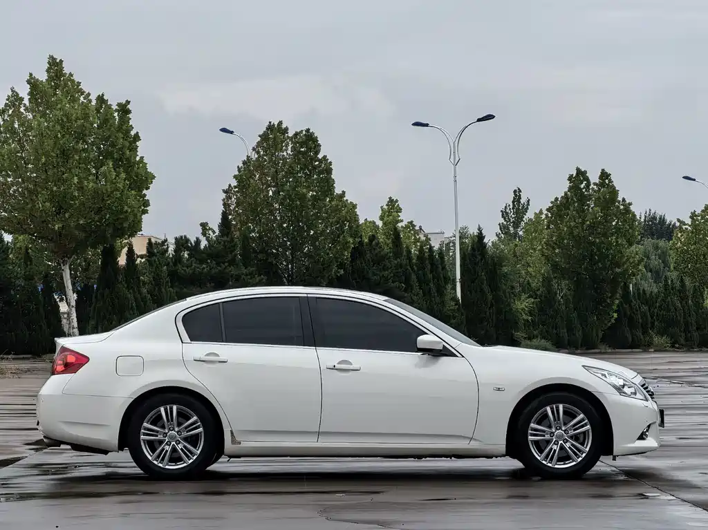 Infiniti G — миниатюра 7