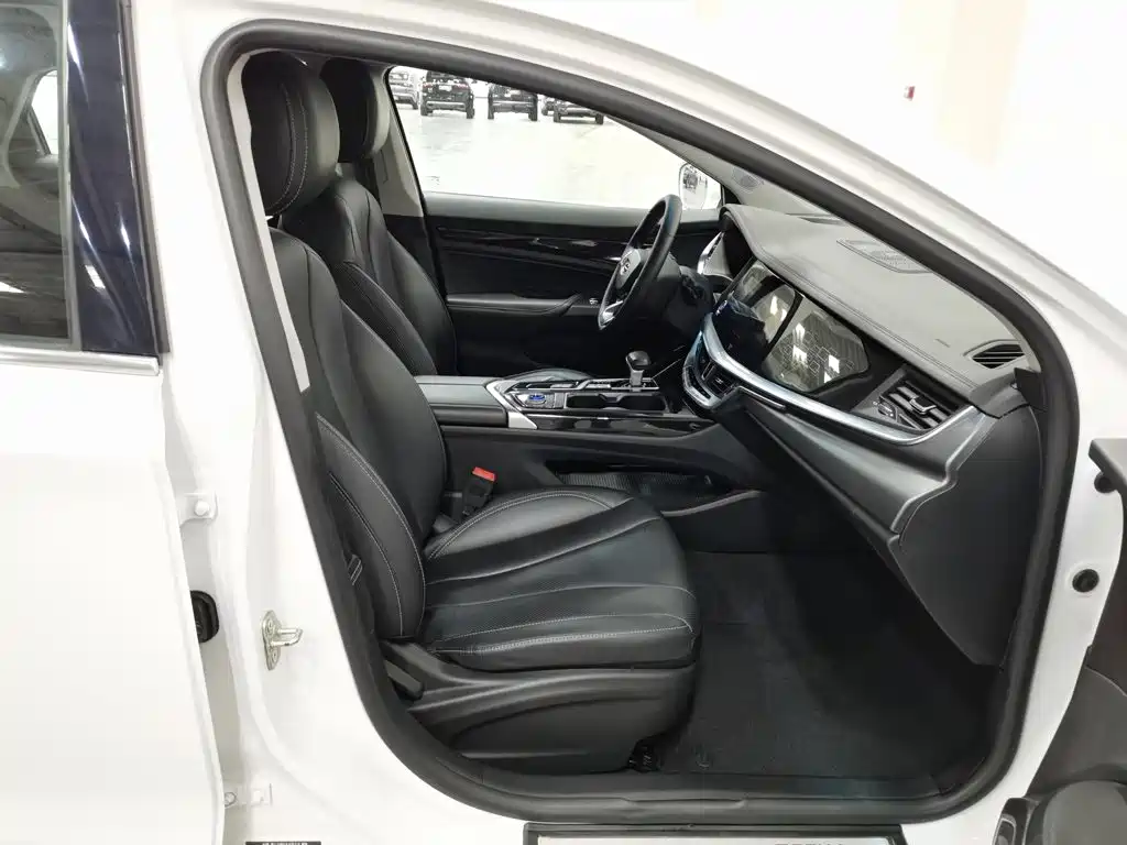 Geely Borui Hybrid — миниатюра 23