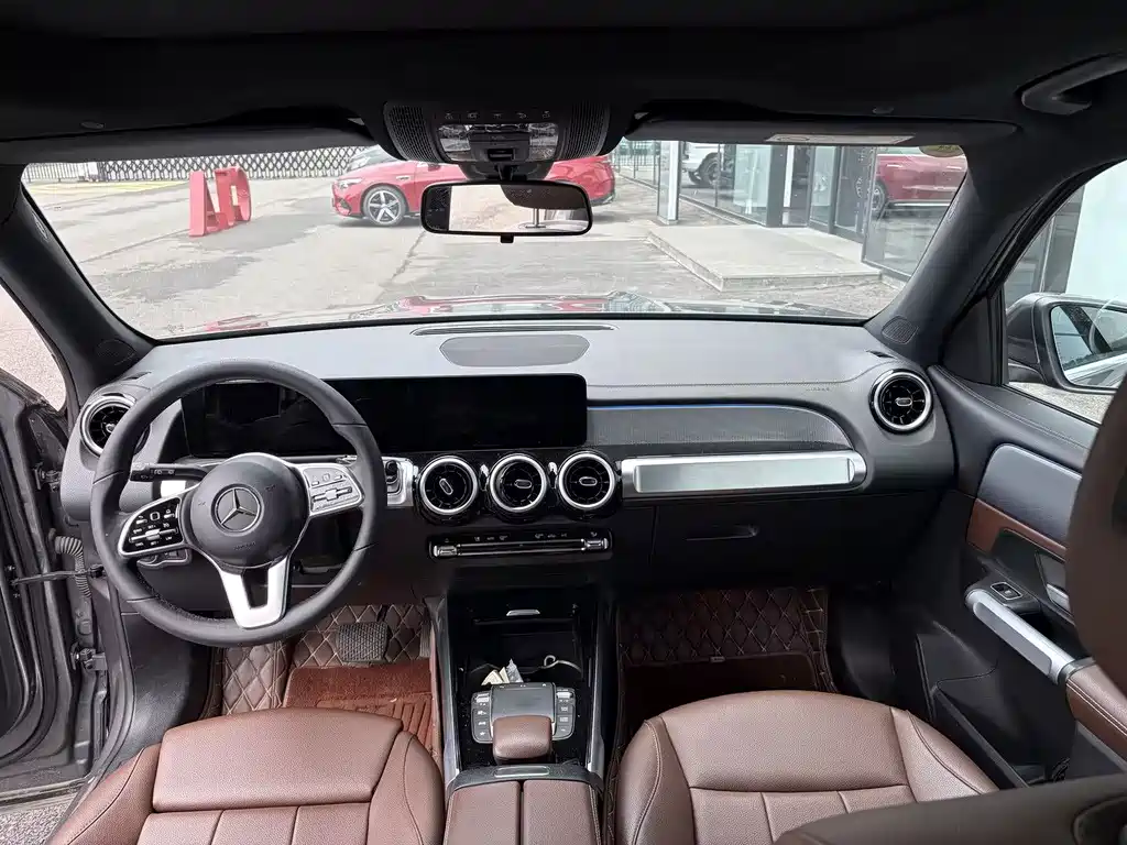 Mercedes-Benz GLB — миниатюра 10