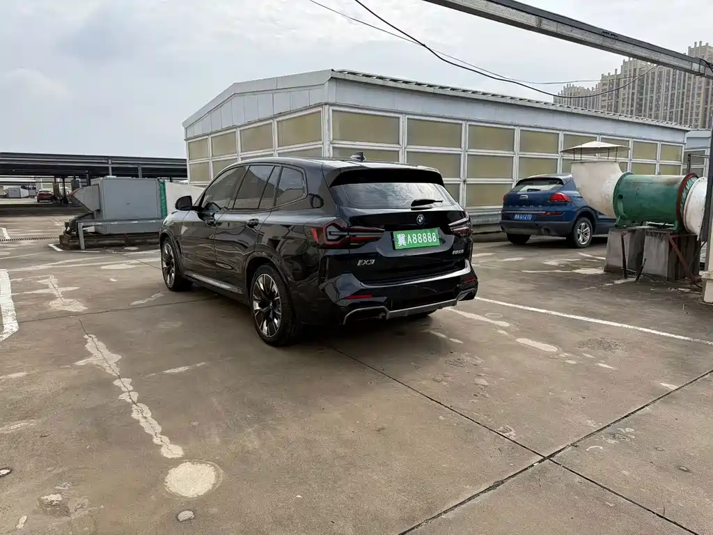 BMW iX3 — миниатюра 7