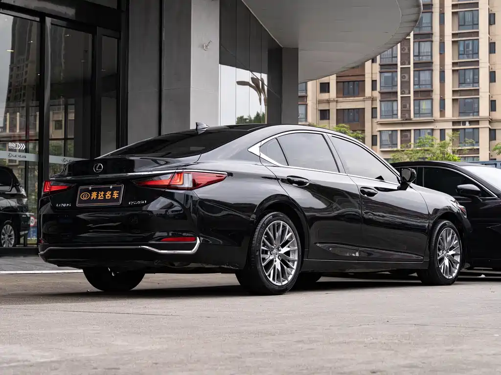 Lexus ES — миниатюра 3