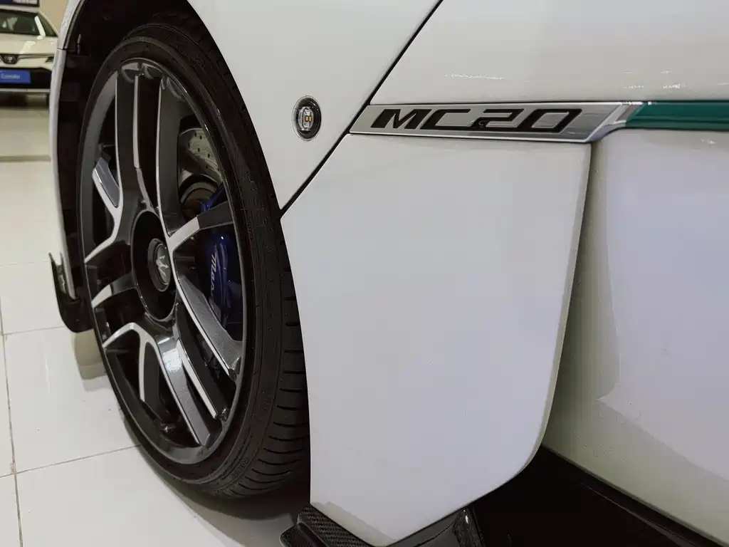Maserati MC20 — миниатюра 7