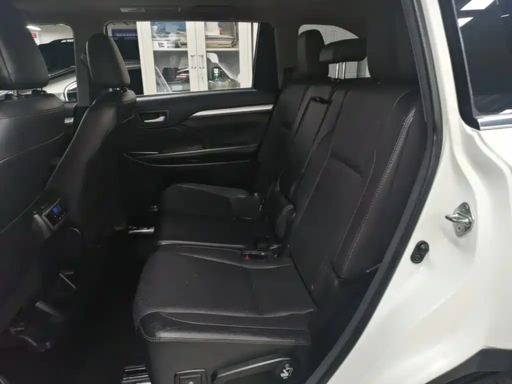 Toyota Highlander — миниатюра 17
