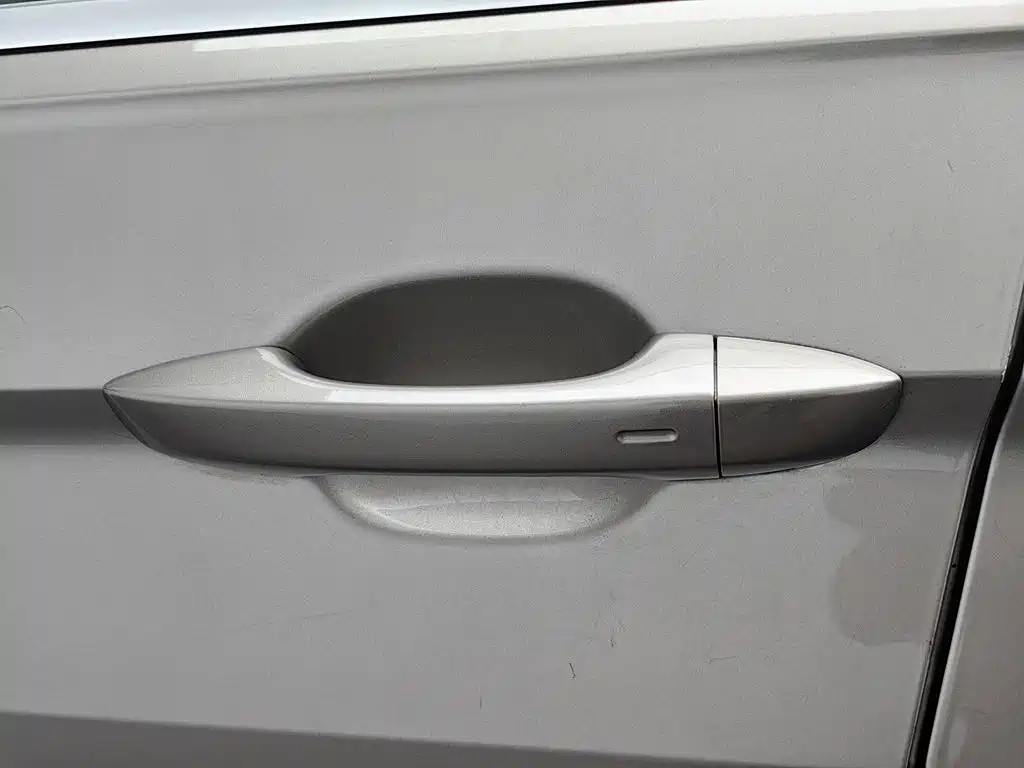 Volkswagen Tiguan L — миниатюра 18