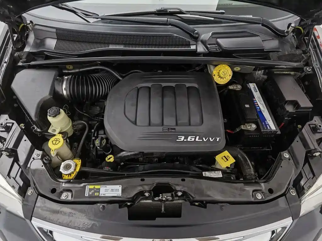 Chrysler Grand Voyager (Import) — миниатюра 6
