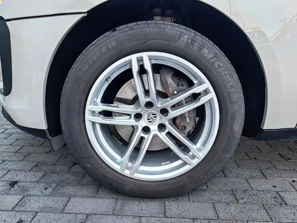 Porsche Macan — миниатюра 14