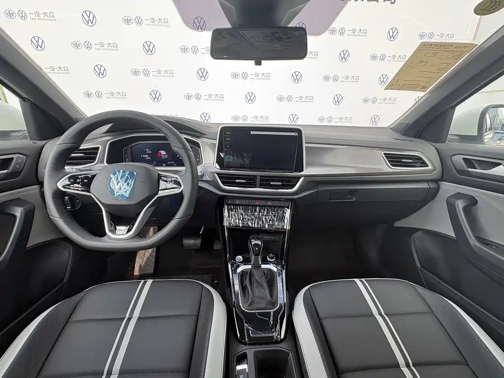 Volkswagen T-Roc 2025 300TSI DSG