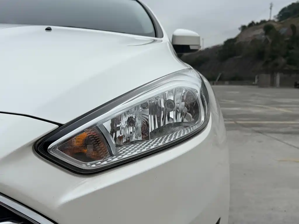 Ford Focus — миниатюра 14