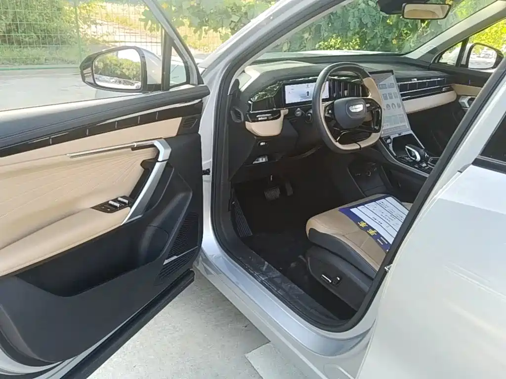Geely Boyue L — миниатюра 16