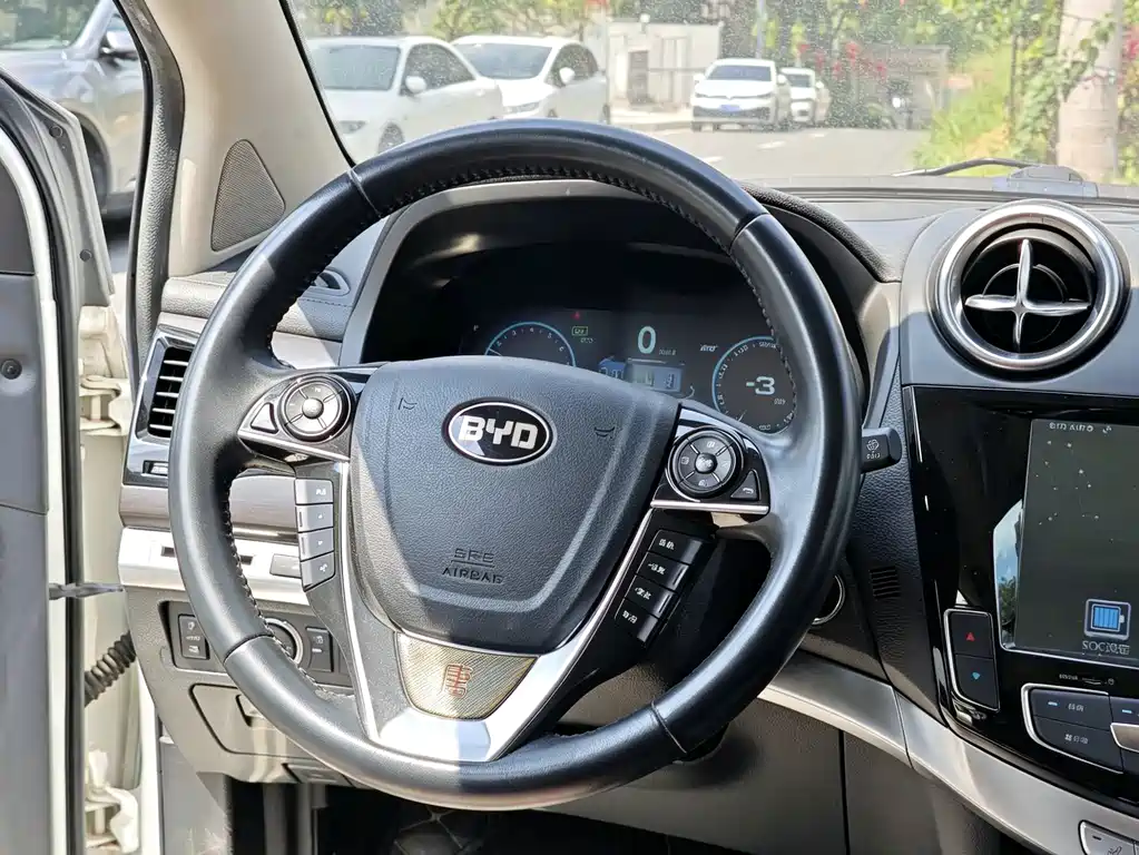 BYD Tang New Energy — миниатюра 12
