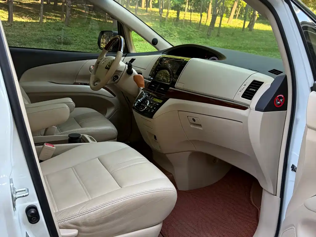 Toyota Previa — миниатюра 13