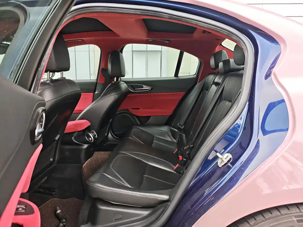 Alfa Romeo Giulia 2017 2.0T 200HP Luxury