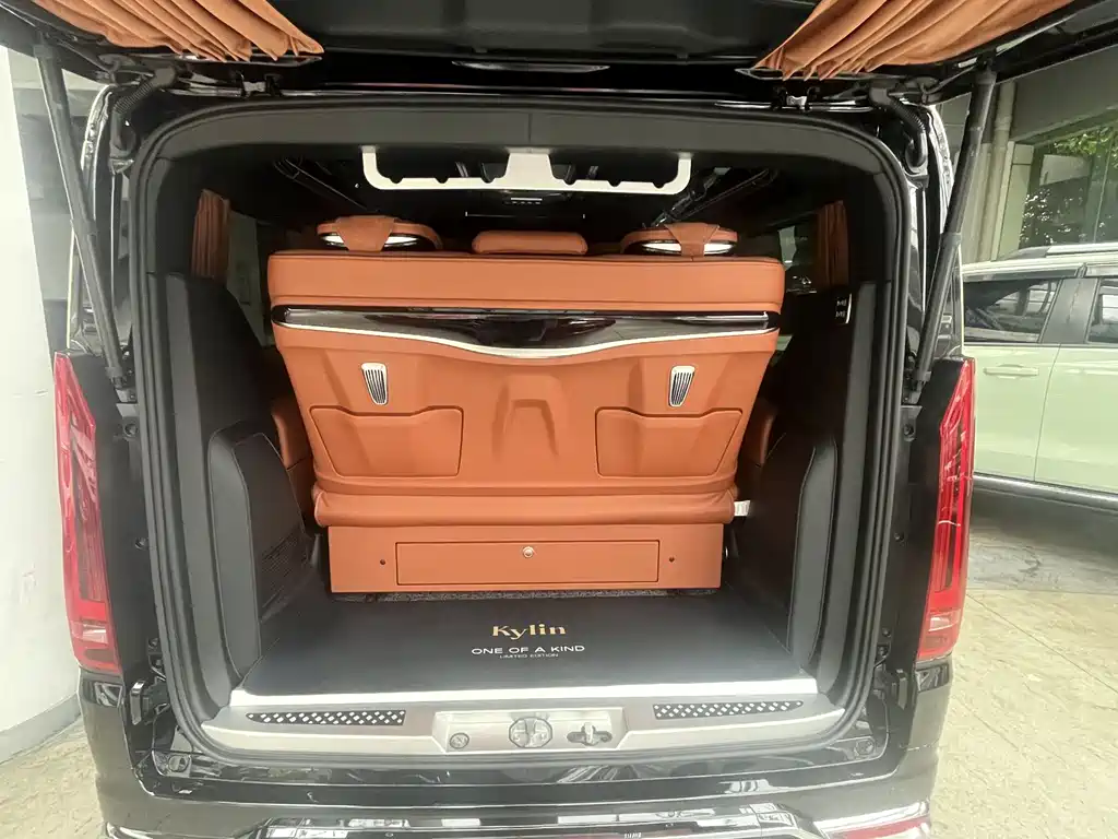 Toyota HiAce 2024 3.5L