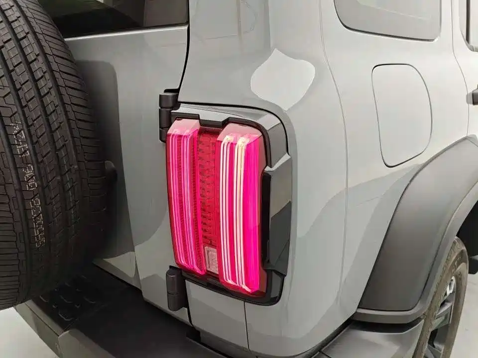 TANK TANK 300 NEW ENERGY