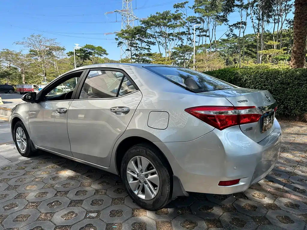 TOYOTA COROLLA