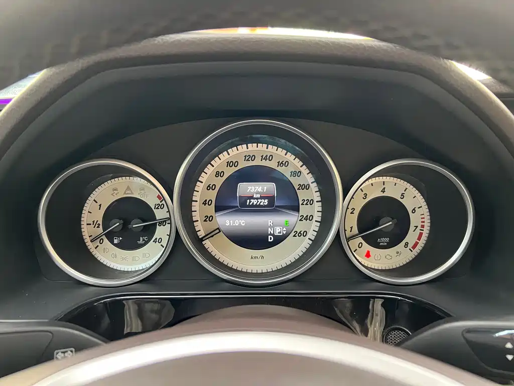 Mercedes-Benz E-Class — миниатюра 36