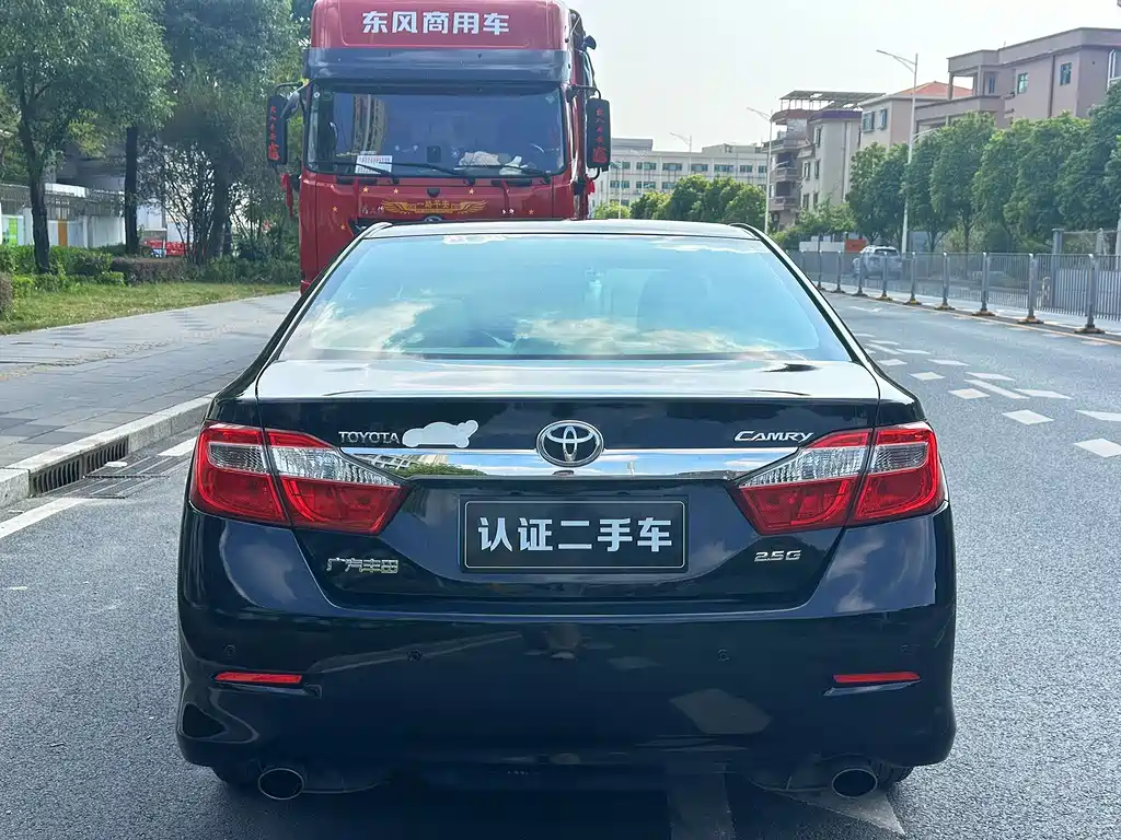 Toyota Camry — миниатюра 6