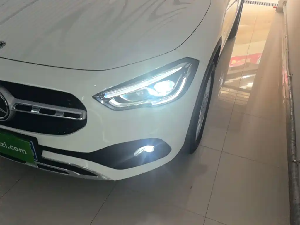 Mercedes-Benz GLA — миниатюра 24