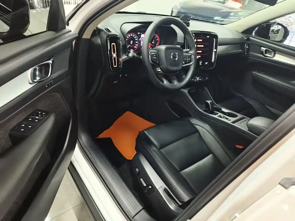 Volvo XC40 — миниатюра 16