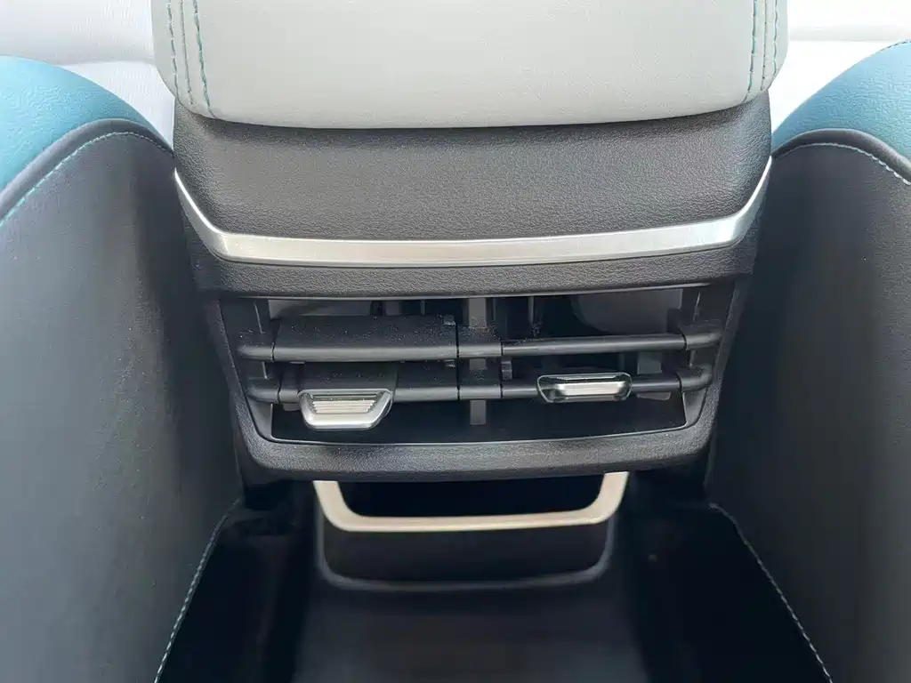 Geely Emgrand — миниатюра 23