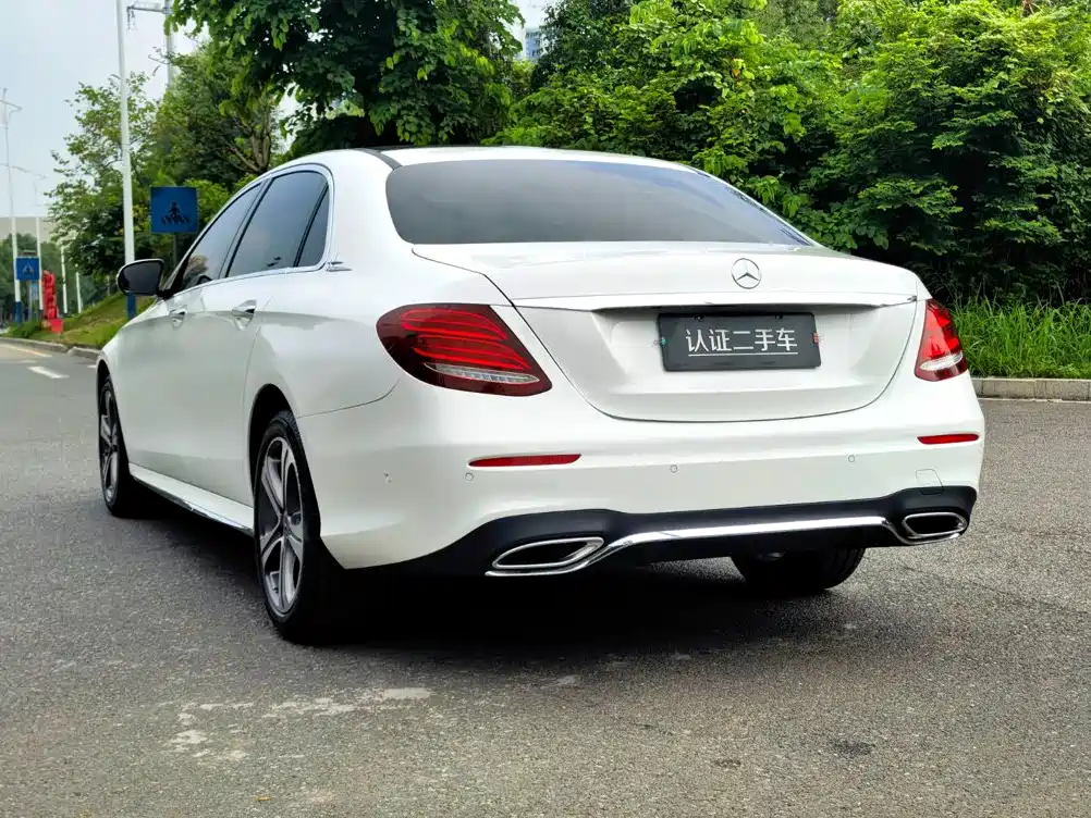Mercedes-Benz E-Class — миниатюра 5
