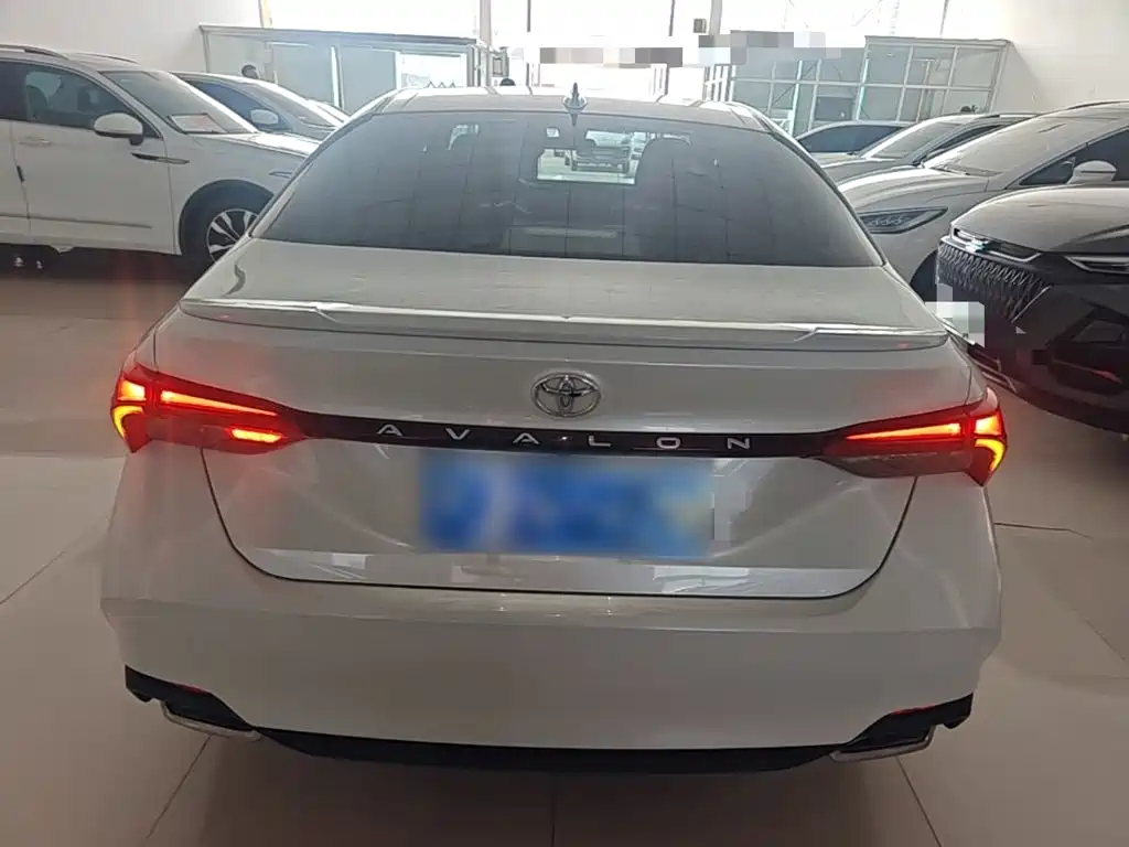 Toyota Avalon — миниатюра 6