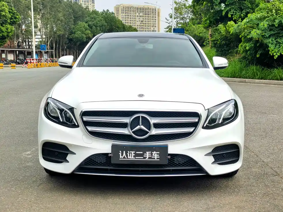 Mercedes-Benz E-Class — миниатюра 2