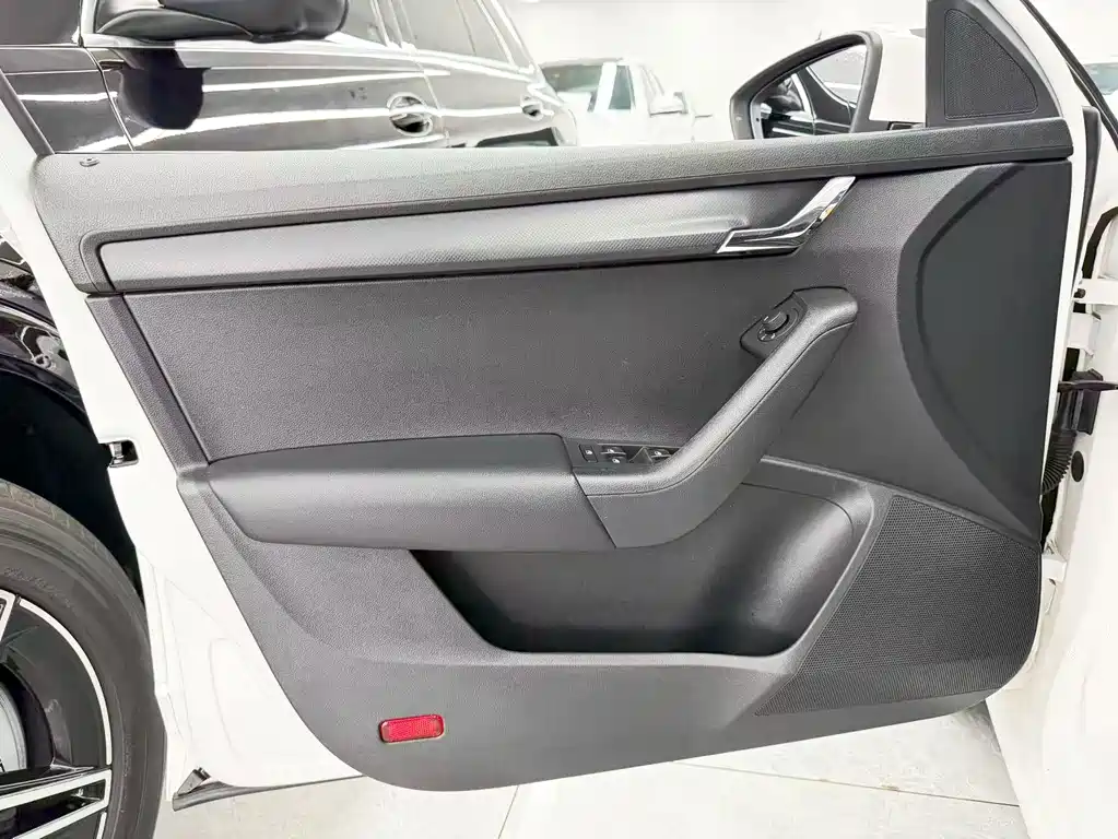 Skoda Octavia — миниатюра 14