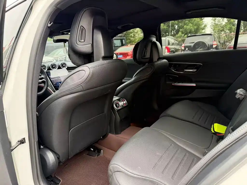 Mercedes-Benz C-Class — миниатюра 4