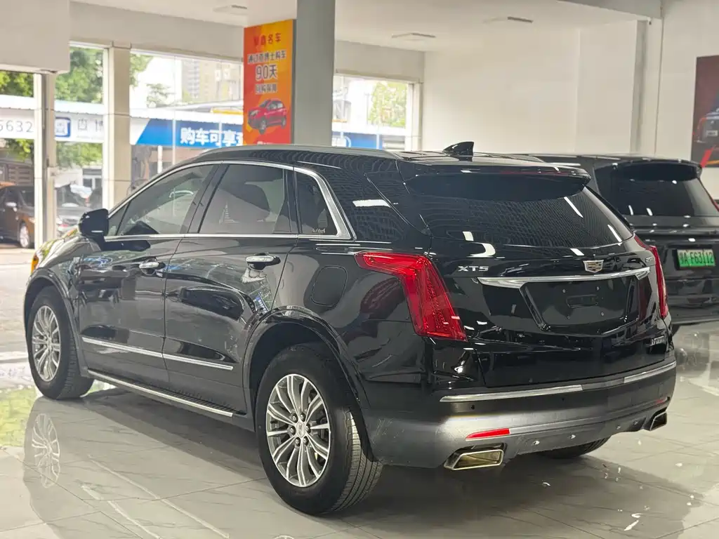 CADILLAC XT5
