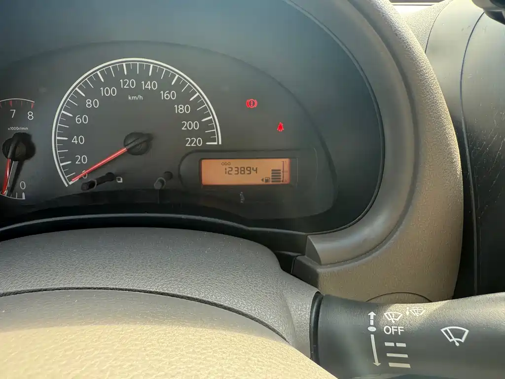 Nissan Sunny — миниатюра 14