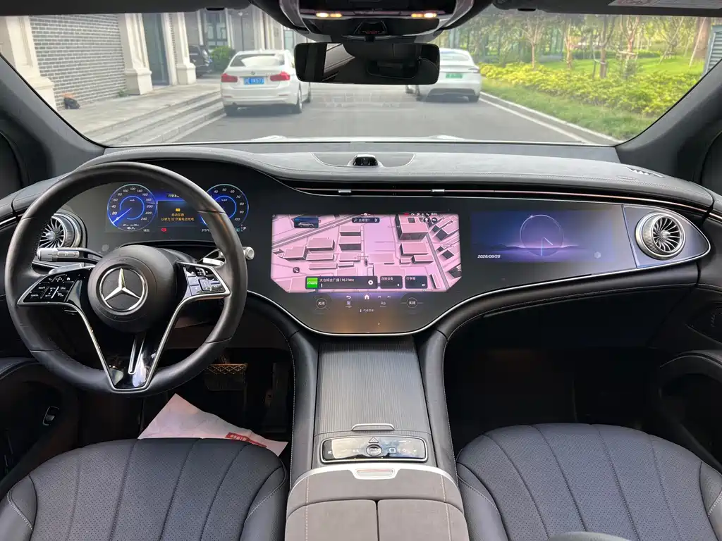 Mercedes-Benz EQS SUV — миниатюра 15