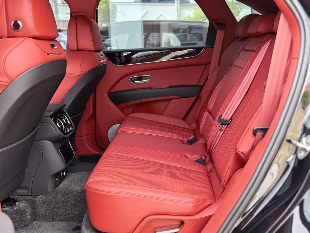 Bentley Bentayga — миниатюра 13