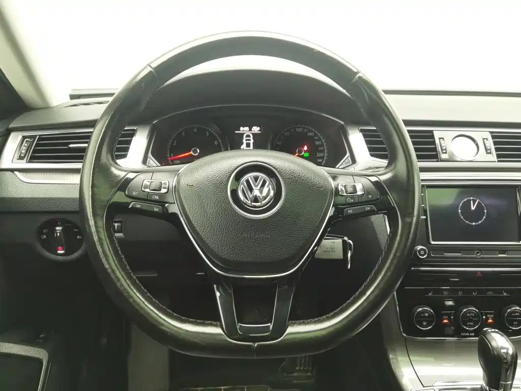 Volkswagen Passat — миниатюра 11