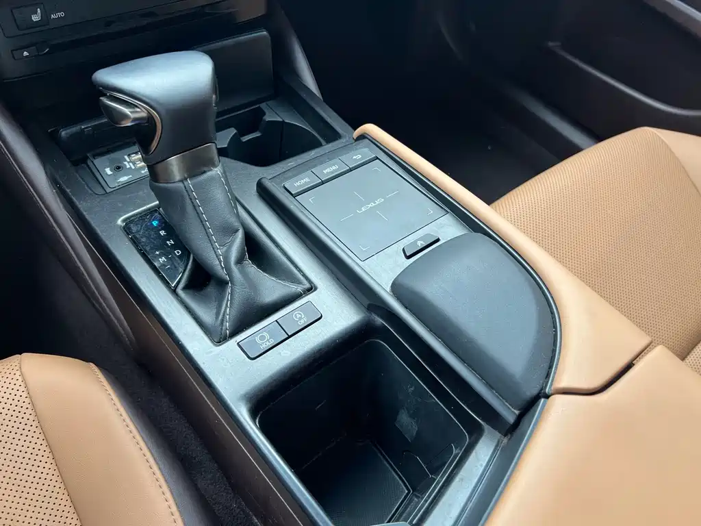 Lexus ES — миниатюра 6