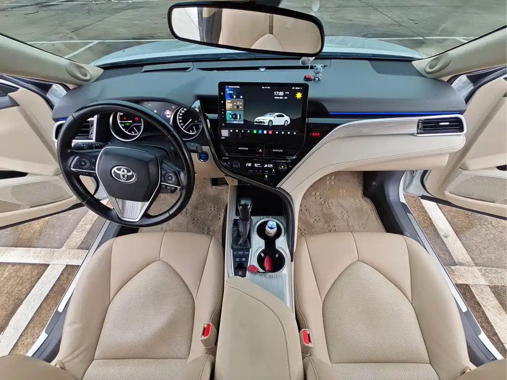 Toyota Camry — миниатюра 10