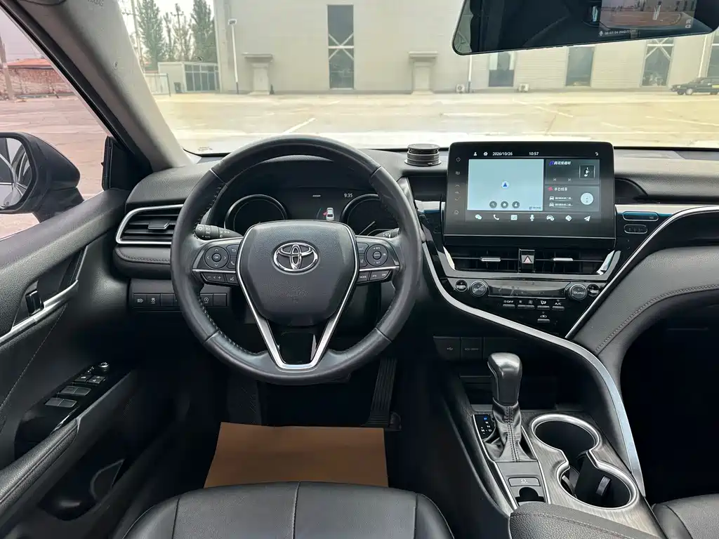 Toyota Camry — миниатюра 11