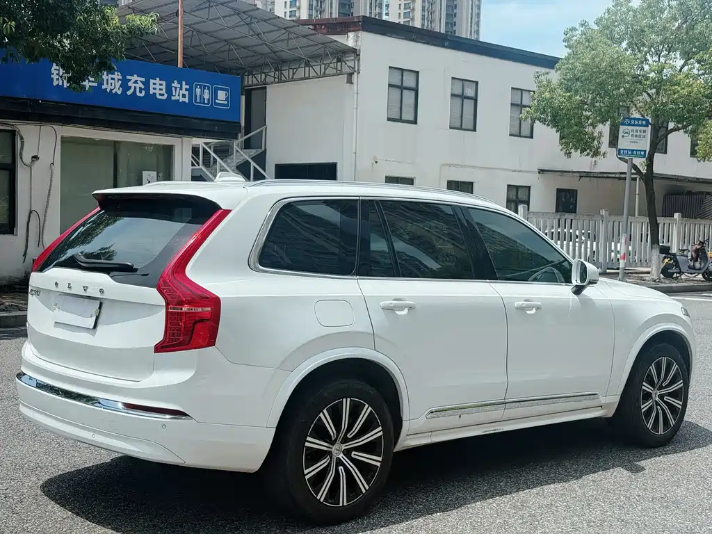 Volvo XC90 — миниатюра 7