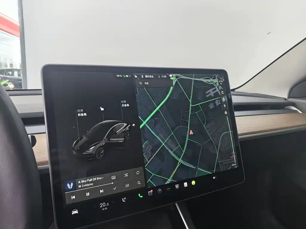 TESLA MODEL 3
