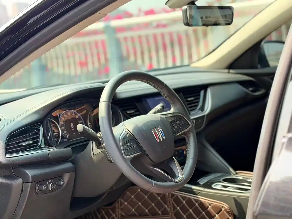 Buick Regal — миниатюра 8