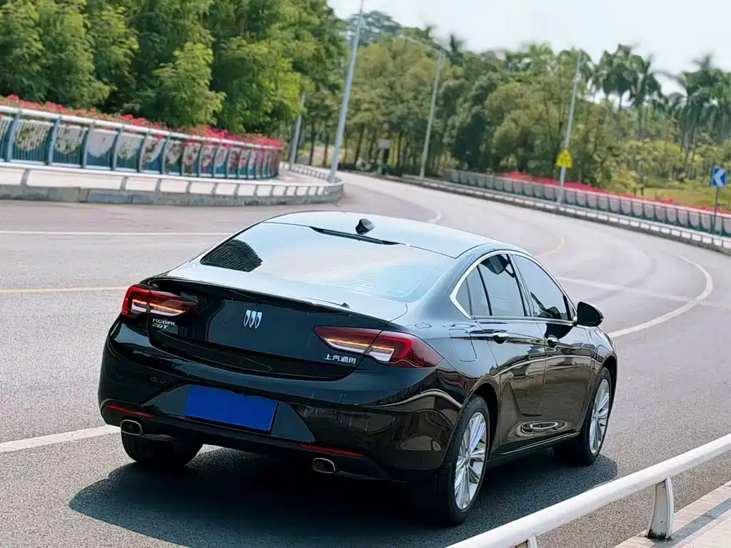 Buick Regal — миниатюра 4