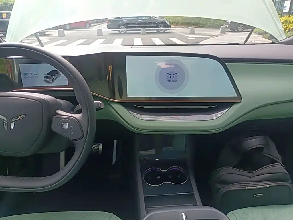 Hongqi Hongqi EH7 — миниатюра 13