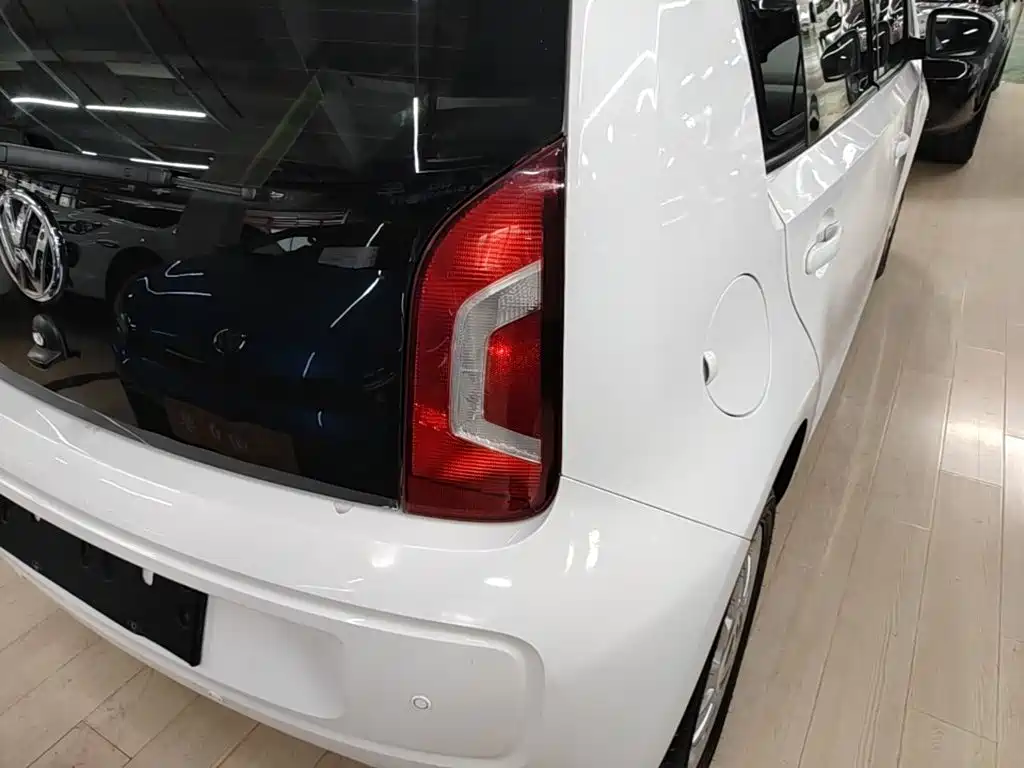 Volkswagen up! — миниатюра 8