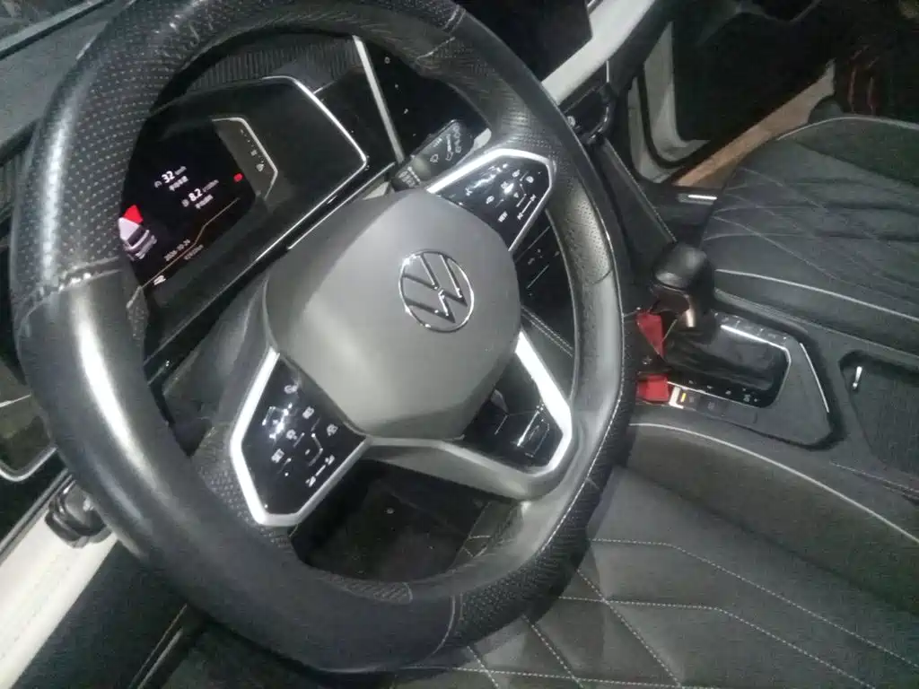 Volkswagen Tiguan L — миниатюра 3