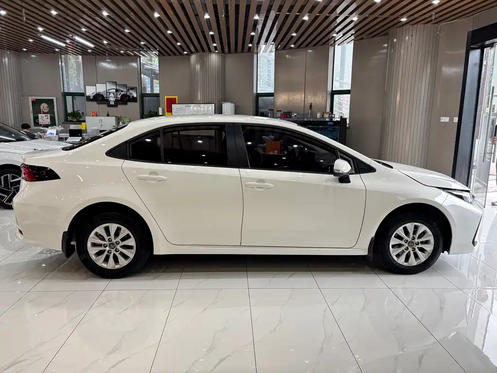 Toyota Corolla — миниатюра 6