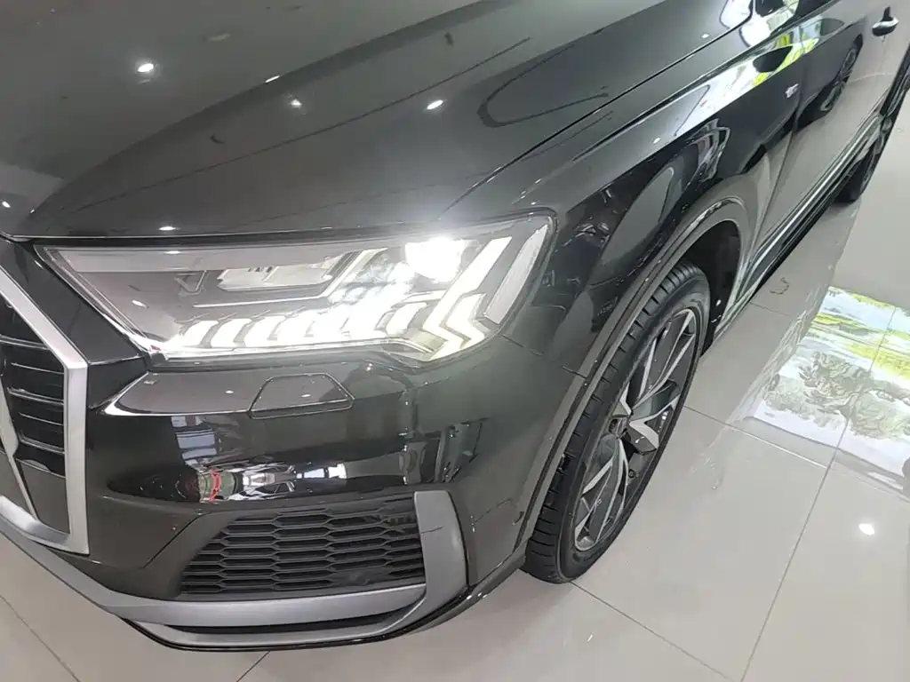Audi Q7 — миниатюра 24