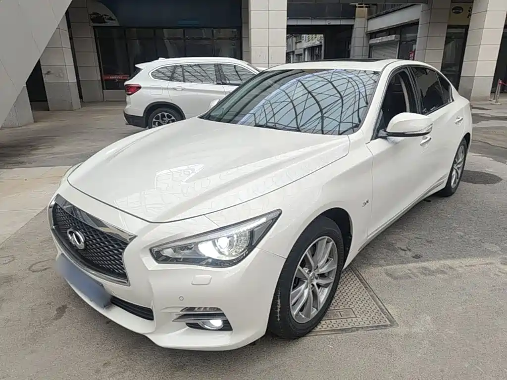 Infiniti Q50L