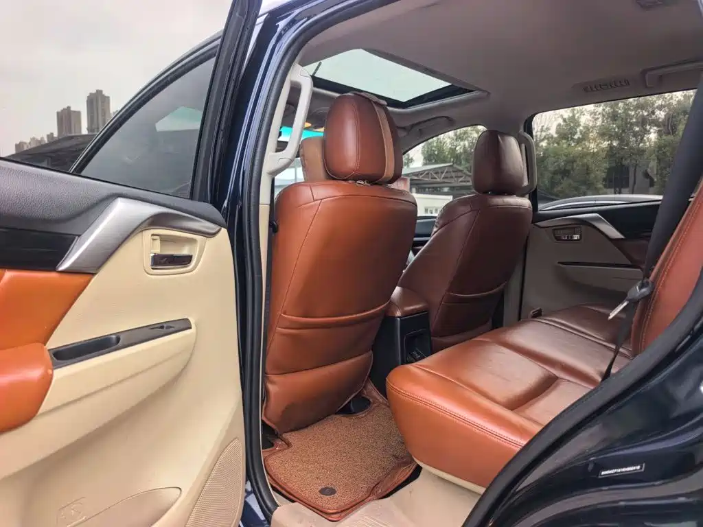 Mitsubishi Pajero Sport (Import) — миниатюра 21